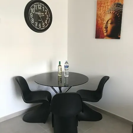 Modern Luxury Apartment *