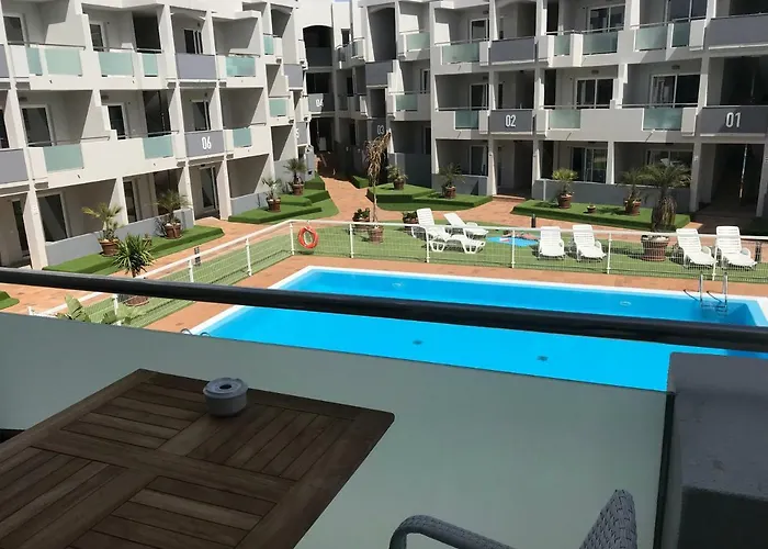 Modern Luxury קורלחו